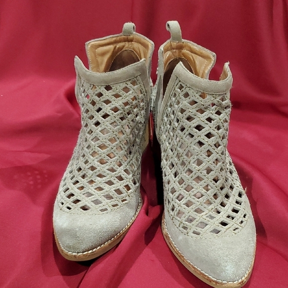 Jeffrey Campbell Tan Ankle Booties with Cutout Design - Picture 3 of 7